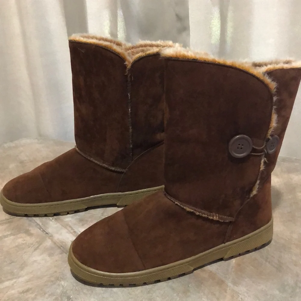 FINAL MARKDOWN! 3-7-25 HOST PICK!! Preloved Rampage 9.5 Artik Brown Boots! - Picture 1 of 14